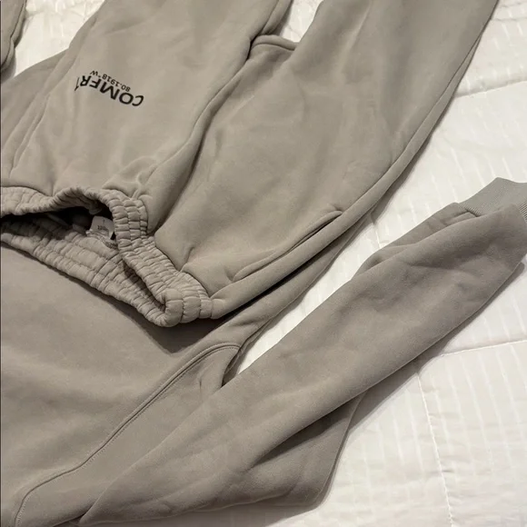 Comfort Gray Women's Track Pants & Hoodie Set - Picture 6 of 7